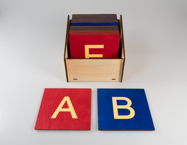 Lettere smerigliate Montessori per l'apprendimento dell'alfabeto