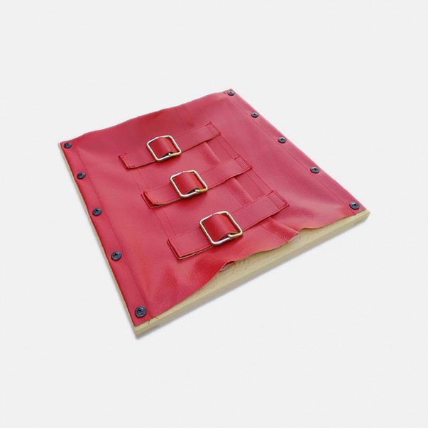 0-3 YEARS DRESSING FRAME - BUCKLES